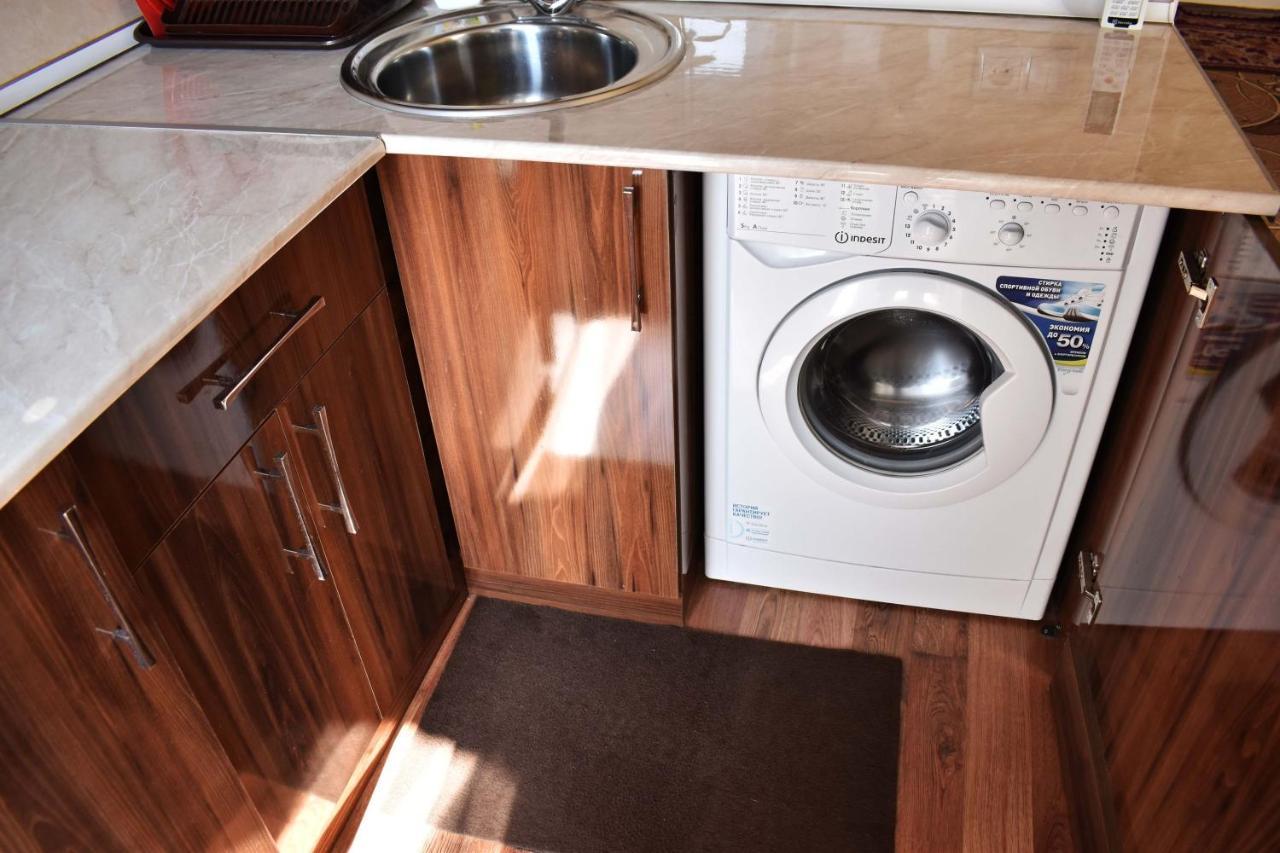 Напротив Спортивно-Концертного Комплекса Apartamento Erevan Exterior foto