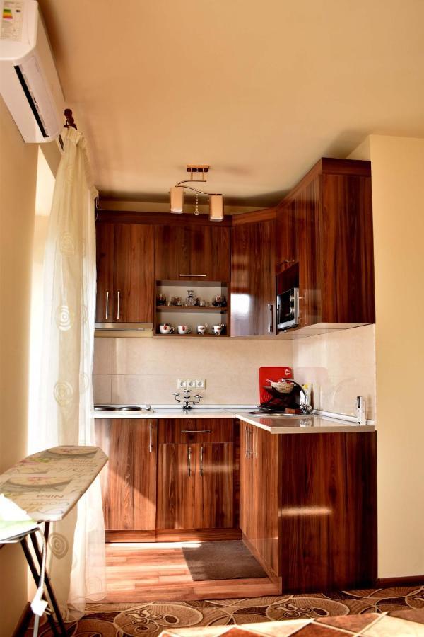 Напротив Спортивно-Концертного Комплекса Apartamento Erevan Exterior foto