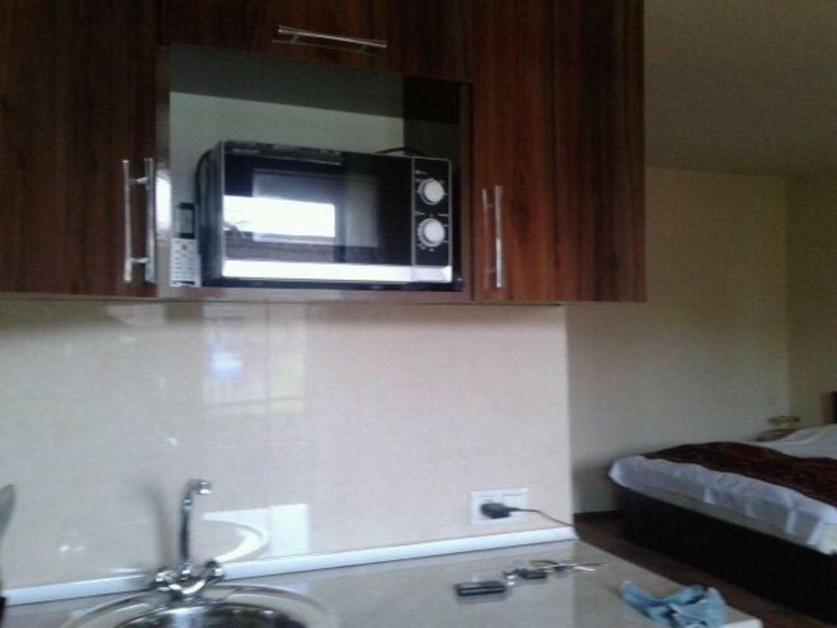 Напротив Спортивно-Концертного Комплекса Apartamento Erevan Exterior foto